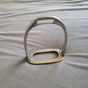Vintage VB Neverrust English horse saddle stirrup - made in England